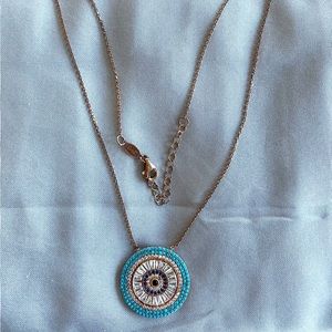 Very pretty adjustable necklace